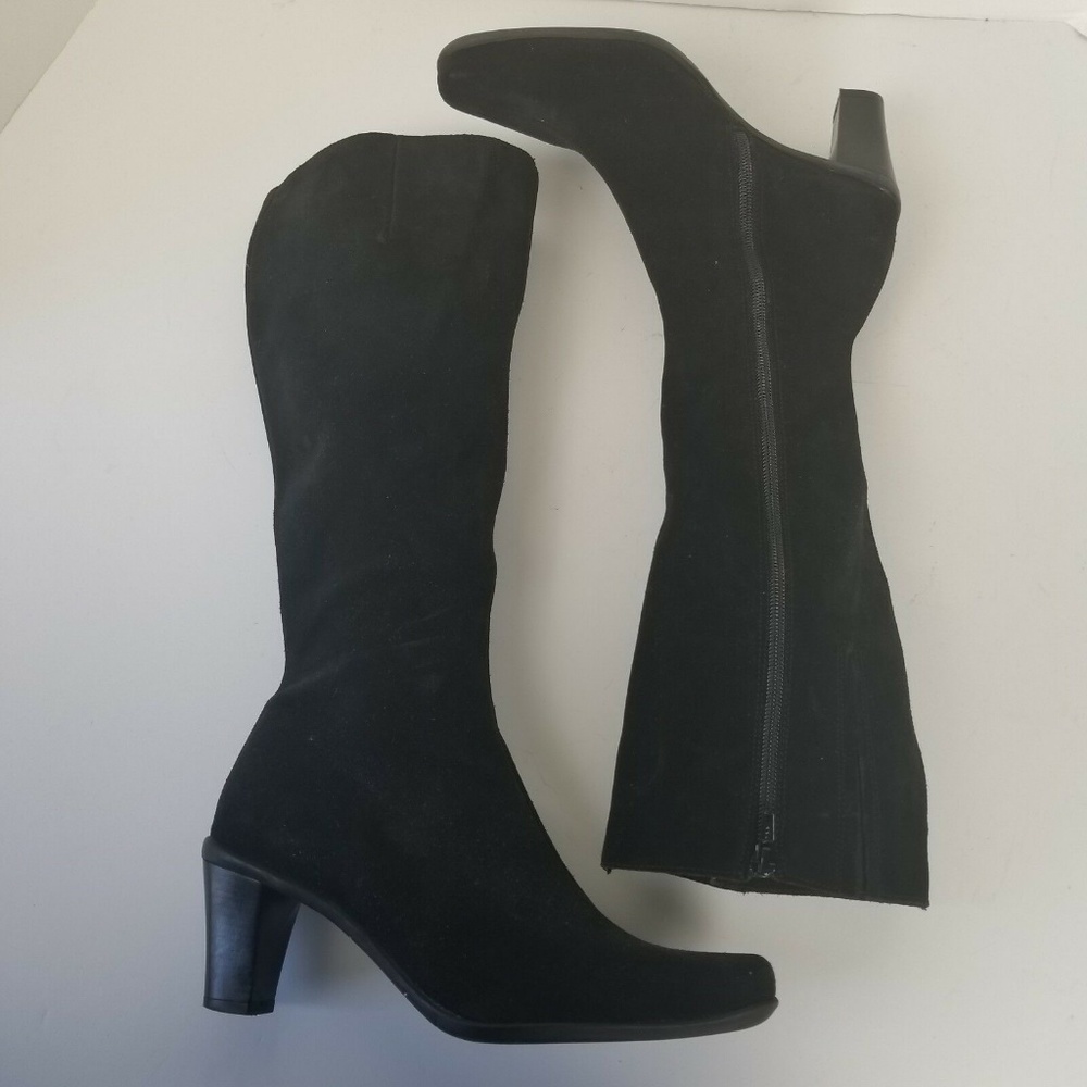 La Canadienne Black Suede Boots